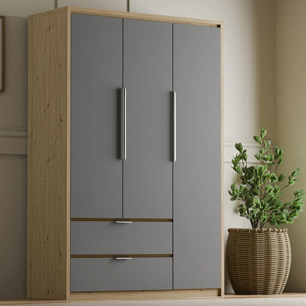 Armoire Skova à 3 portes avec tiroirs, étagères et penderie